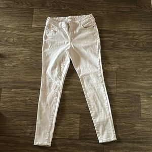 White, Old Navy, skinny jeans, and a size 6